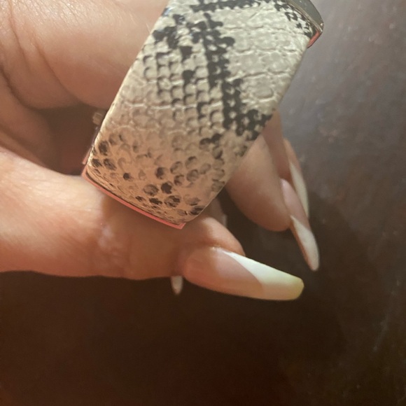 CHICO'S SILVER TONE
CUFF/BANGLE STYLE ladies watch - Picture 11 of 11